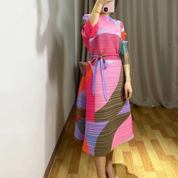 Pavasarį naują geometrinių spalvų atitikimo-line suknelė Mados vidutinio ilgio Miyak plisuotos ilgomis rankovėmis prarasti plius dydis moterų suknelės